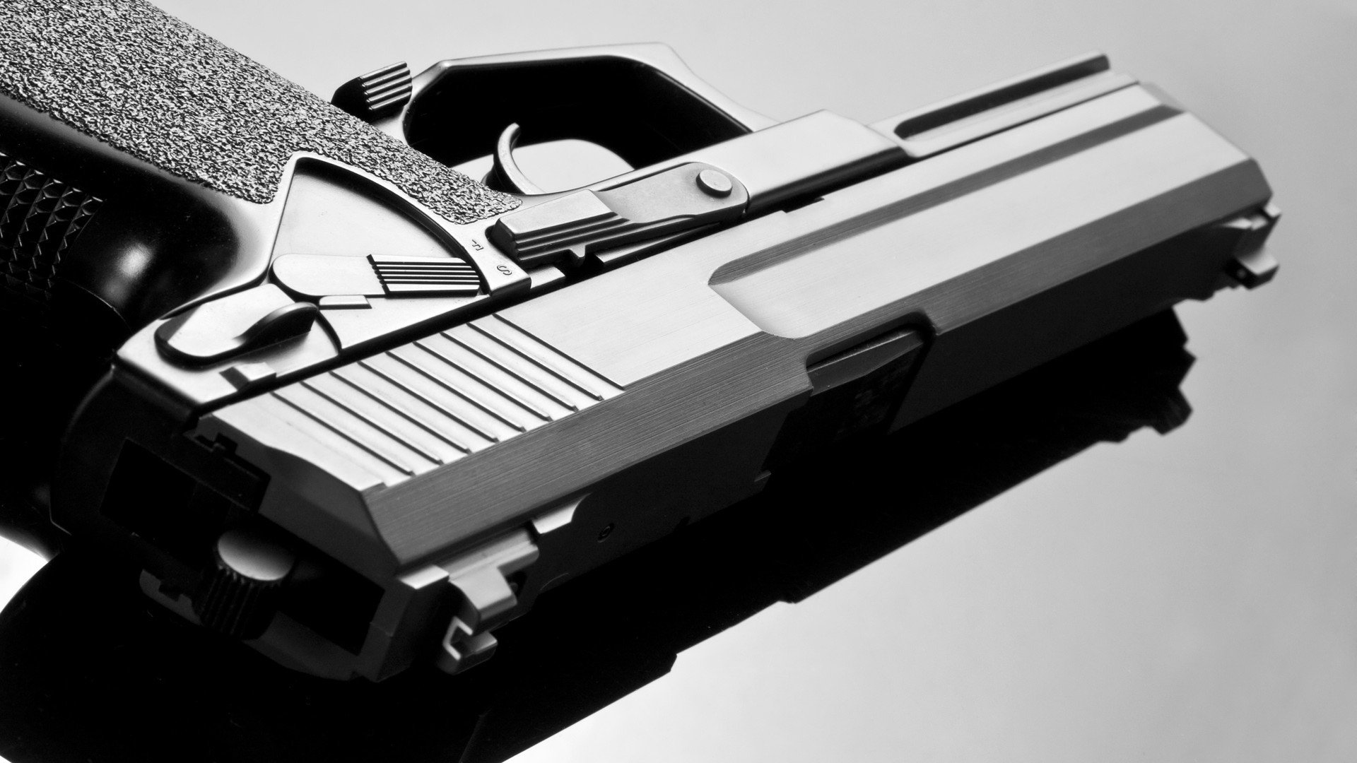 “简阳文体中心：羽毛球赛事中演绎速度与精准的完美结合”